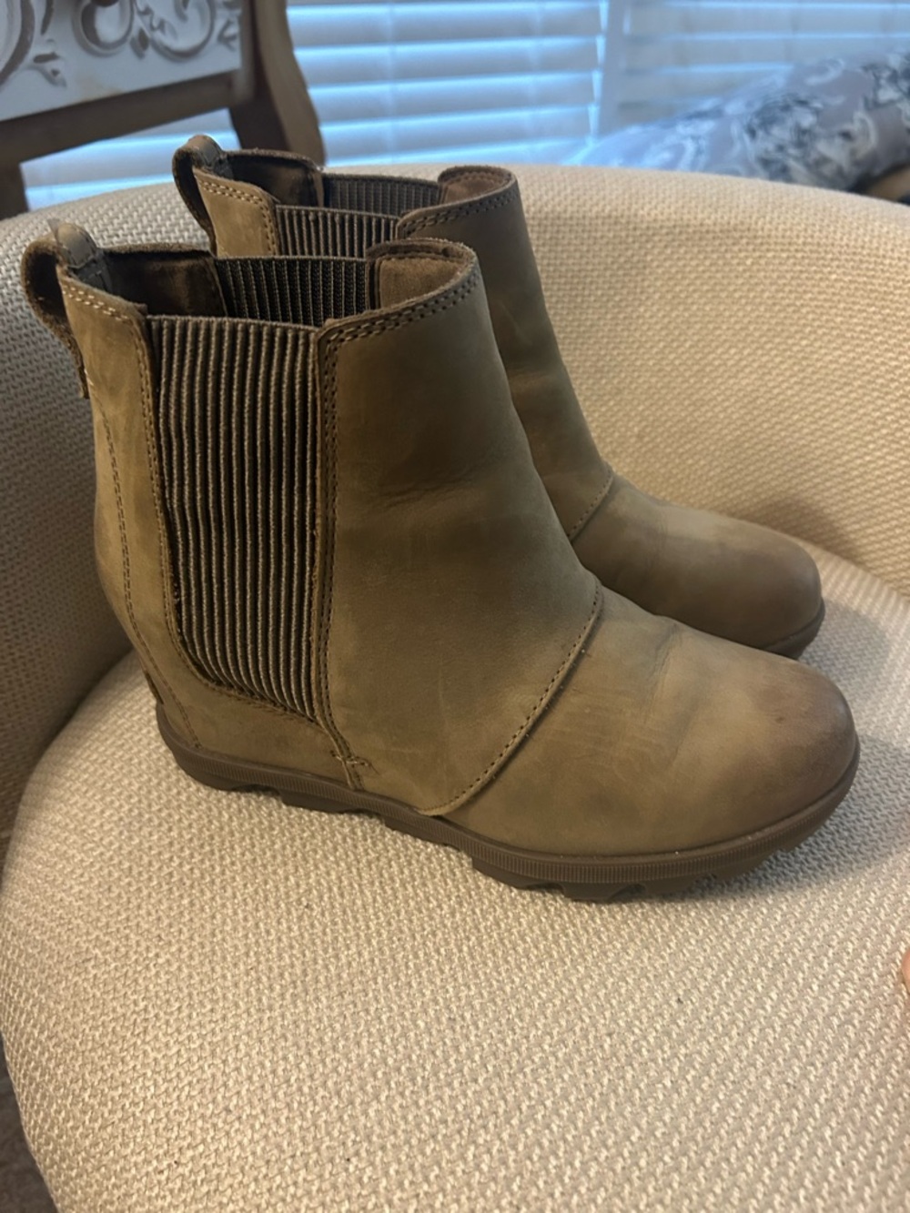 Sorel “Joan of Arc” wedge boots- women’s 8